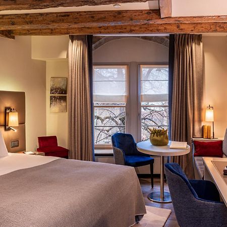 Hotel Les Armures Genf Exterior foto A room at the hotel
