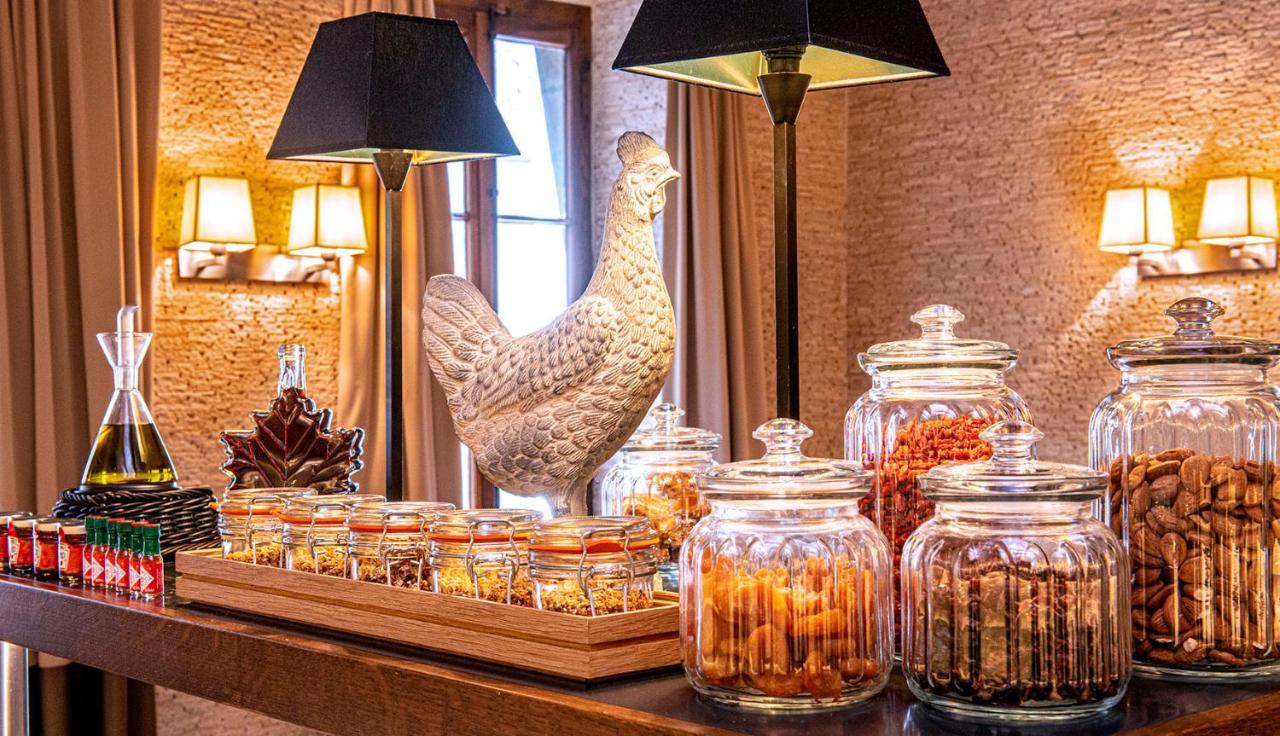 Hotel Les Armures Genf Exterior foto A selection of dried and candied fruits