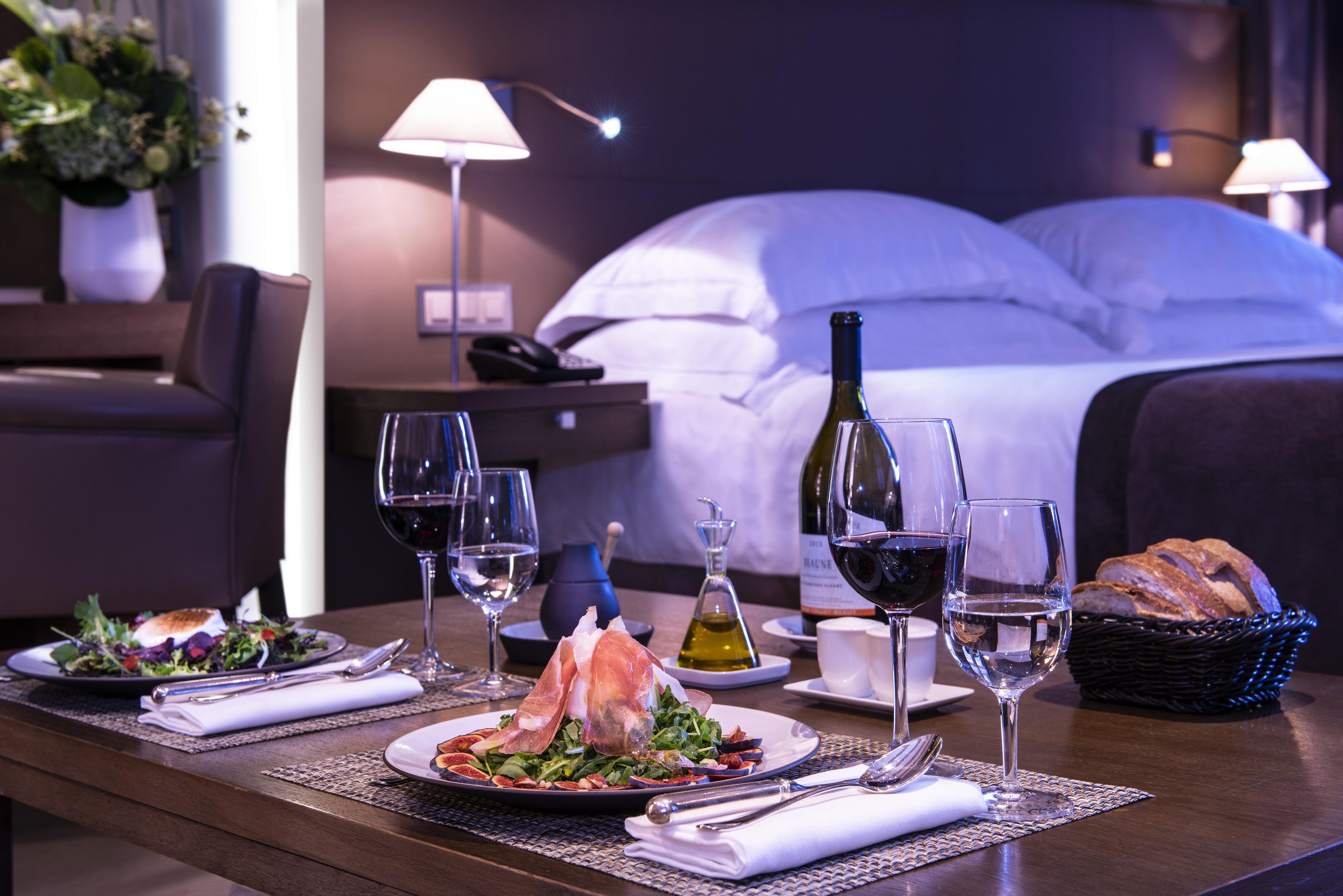 Hotel Les Armures Genf Exterior foto Room service